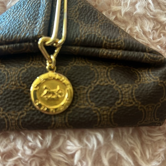 Celine Macadam coin holder, so unique and Vintage - Picture 5 of 5